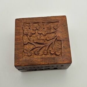 Vintage Hand Carved Wood Floral Design Jewelry Trinket Box